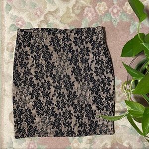 Forever 21 Lace Print Floral Pattern Mini Skirt